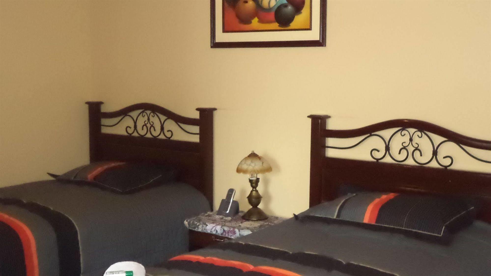 Hotel Berlina 拉巴斯 外观 照片